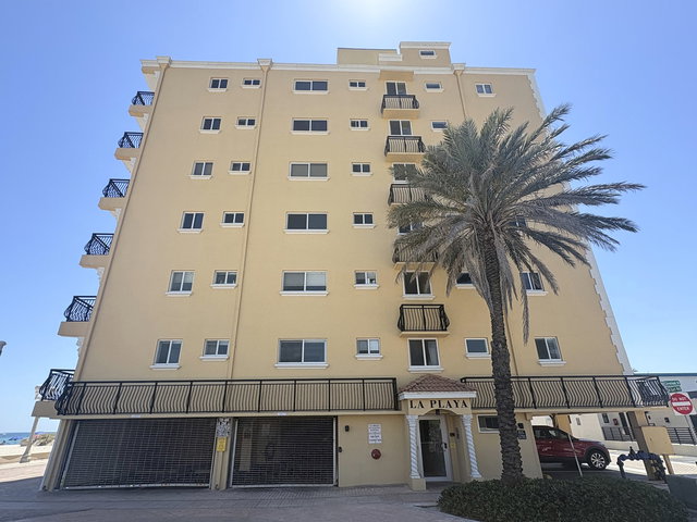 La Playa Condo photo 3